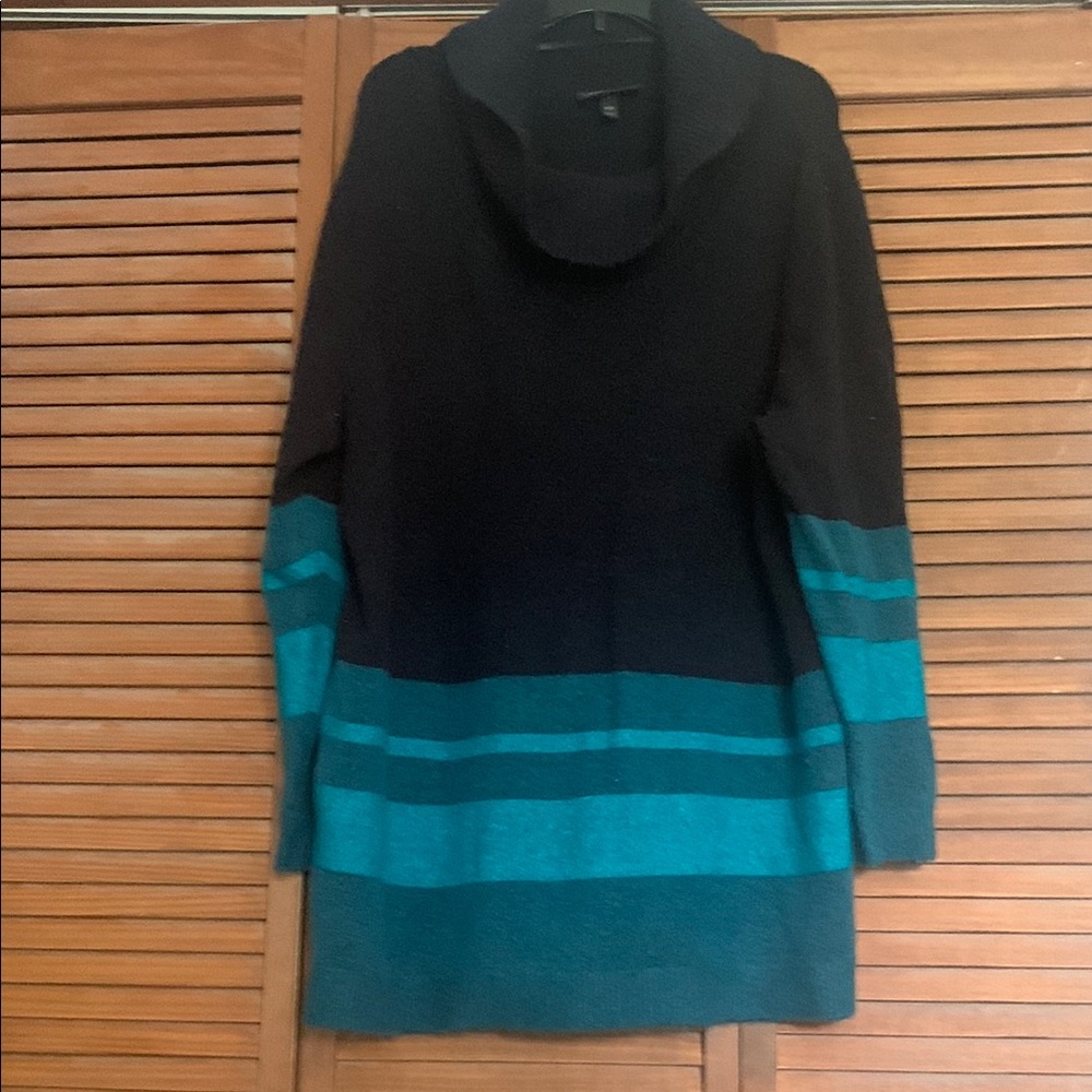 Women's Black and Teal Sweater